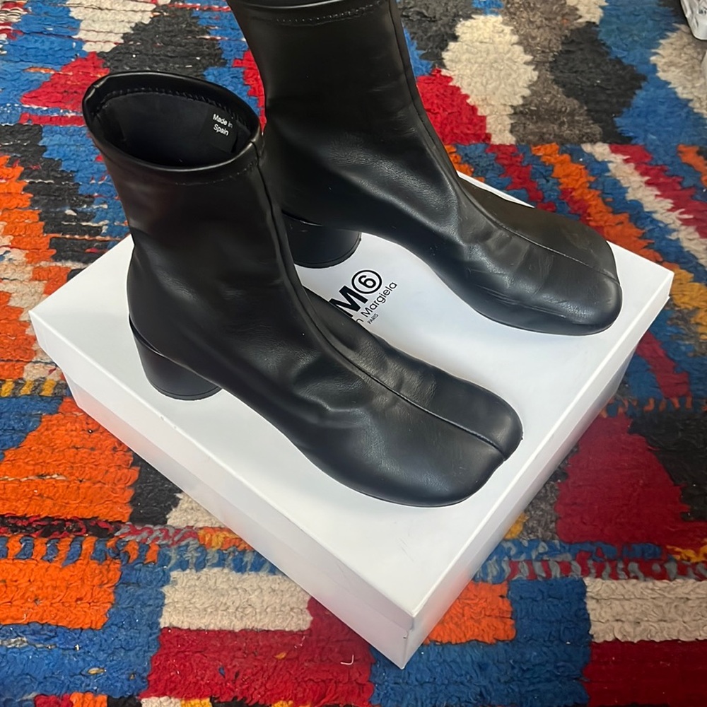 MAISON MARGIELA ANKLE BOOTS MM6 Tabi
